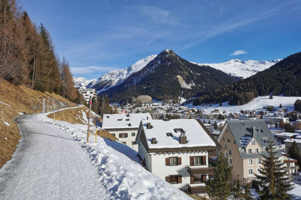 Soleil hivernal dans la vallée de la Landwasser