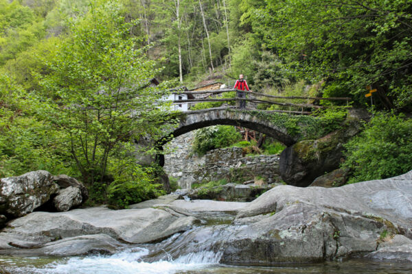 Hoch über der Melezza-Schlucht
