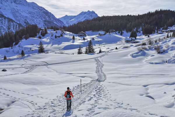 Schneeschuhtour hoch über dem Urner Reusstal
