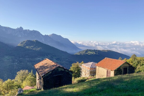 Rundhöcker im Südtessin