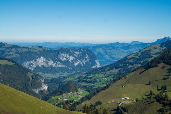 Panorama du Wiriehore sur le Diemtigtal