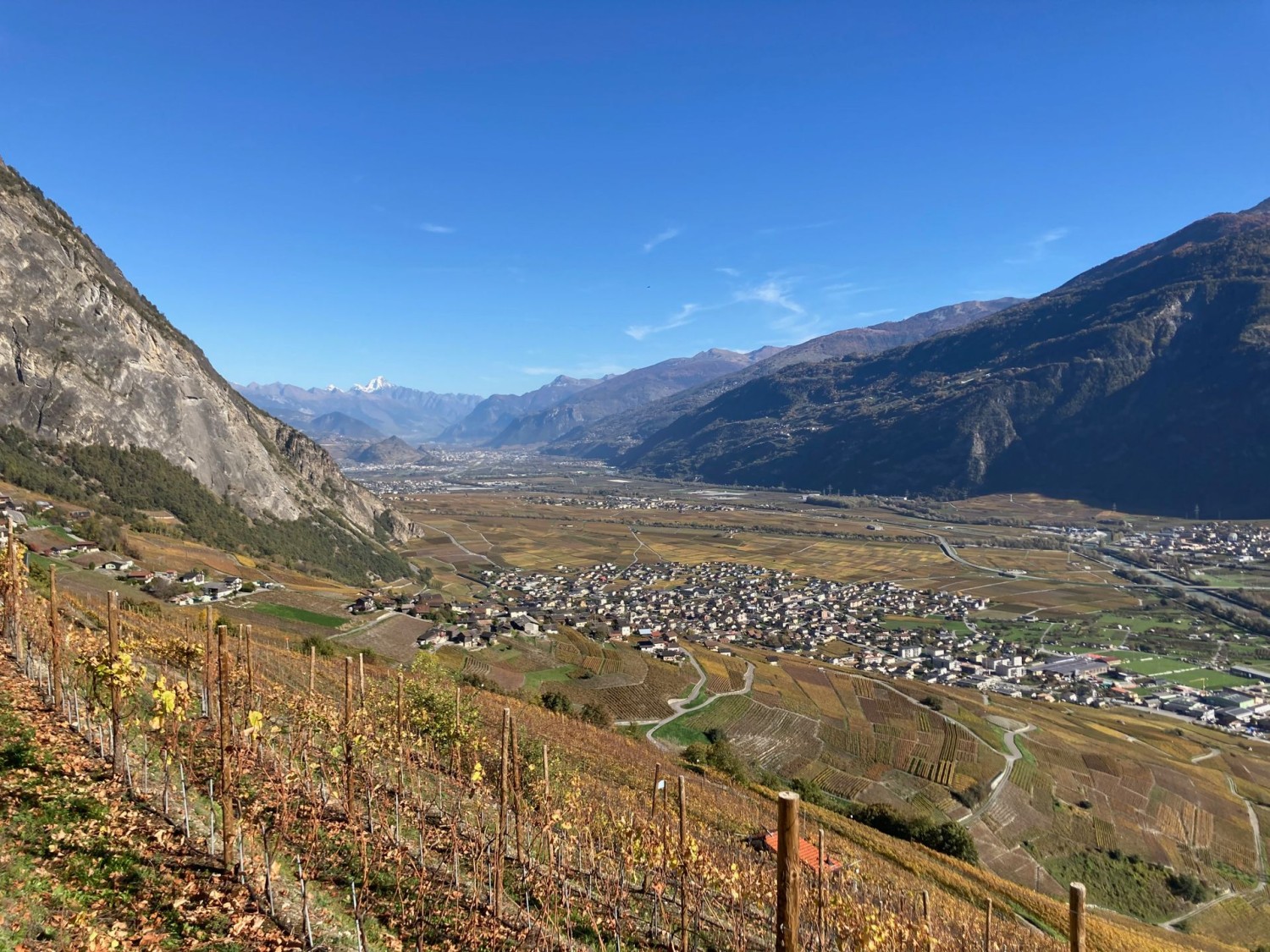 Peu avant le pont suspendu surplombant les gorges de la Salentze
