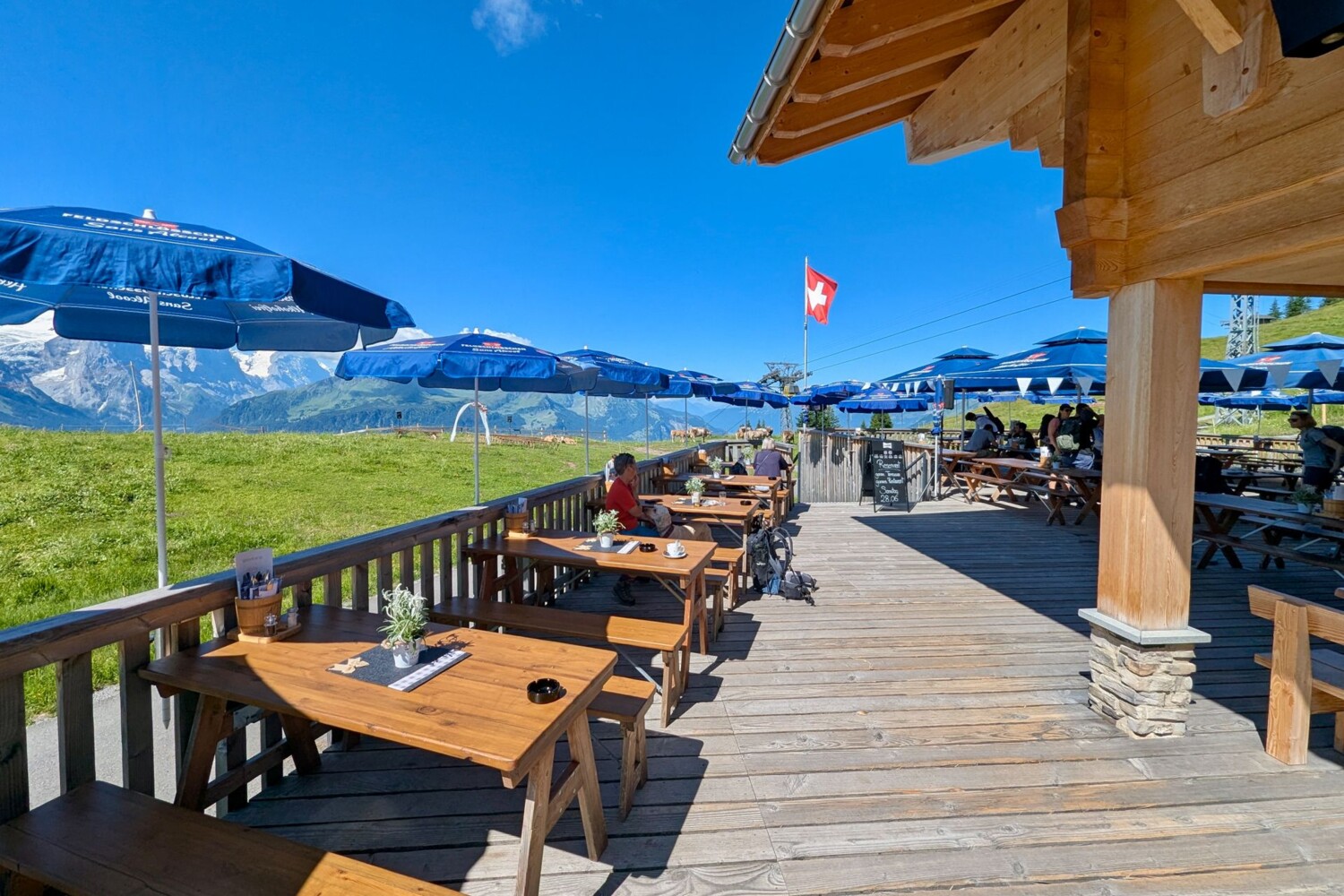 A Käserstatt, un resraurant propose une grande et belle terrasse.