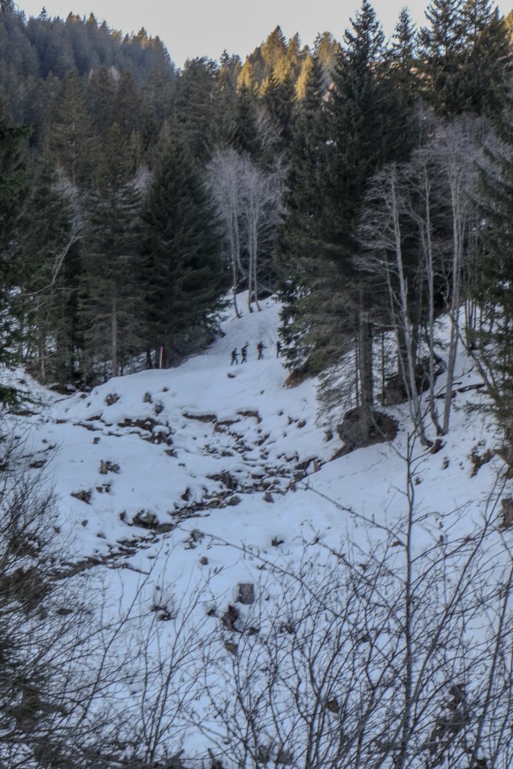 Le passage du Ri di Piera, dans un virage étroit. Photo: Elsbeth Flüeler
