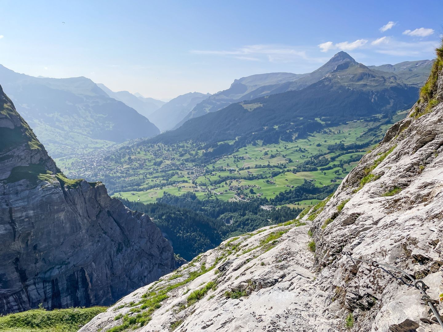 Vue en direction de la vallée et de Grindelwald