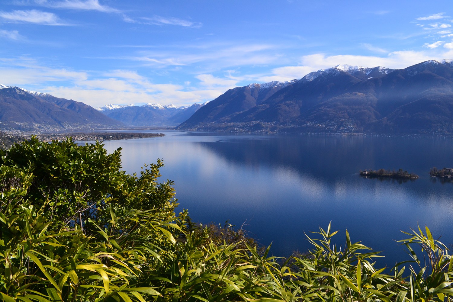Vue de Ronco sopra Ascona sur le lac Majeur en direction d’Ascona.
Photos : Sabine Joss