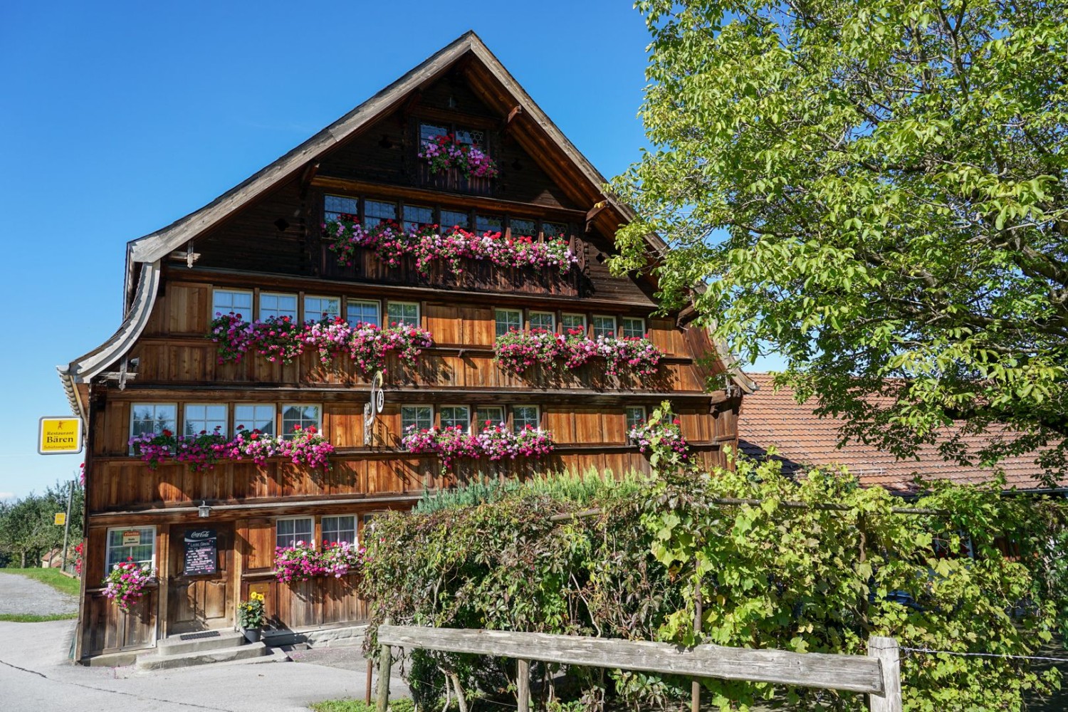 Das Restaurant Bären in Sturzenegg ist freitags, samstags und sonntags geöffnet.