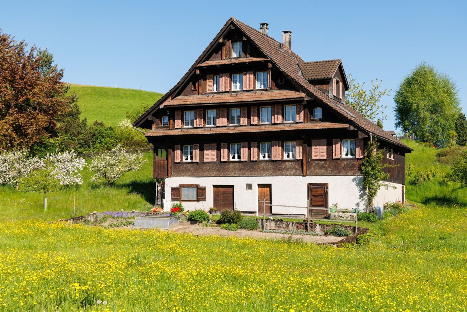 A la sortie du village de Menzingen, une jolie ferme attire le regard.