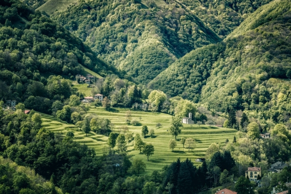 Charmante Dörfer und wilde Landschaft im Muggiotal