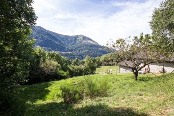 Balançoire géante au-dessus du tunnel du Ceneri