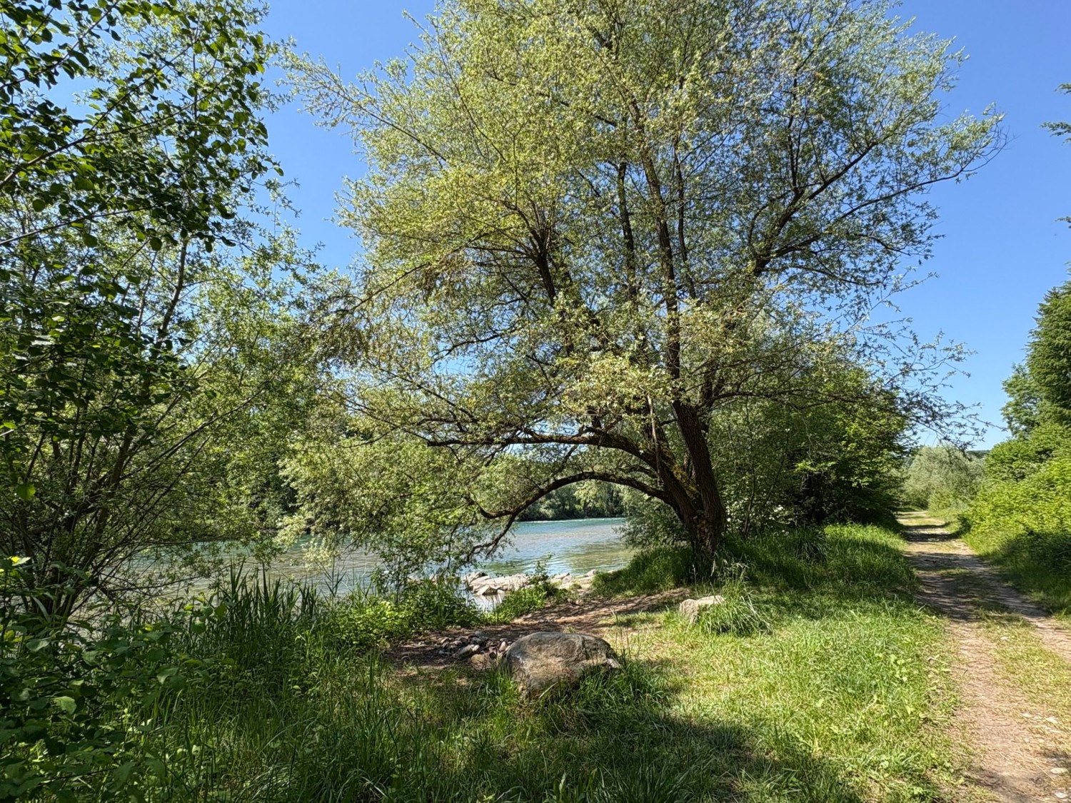 La Reuss n’est jamais loin durant cette randonnée.