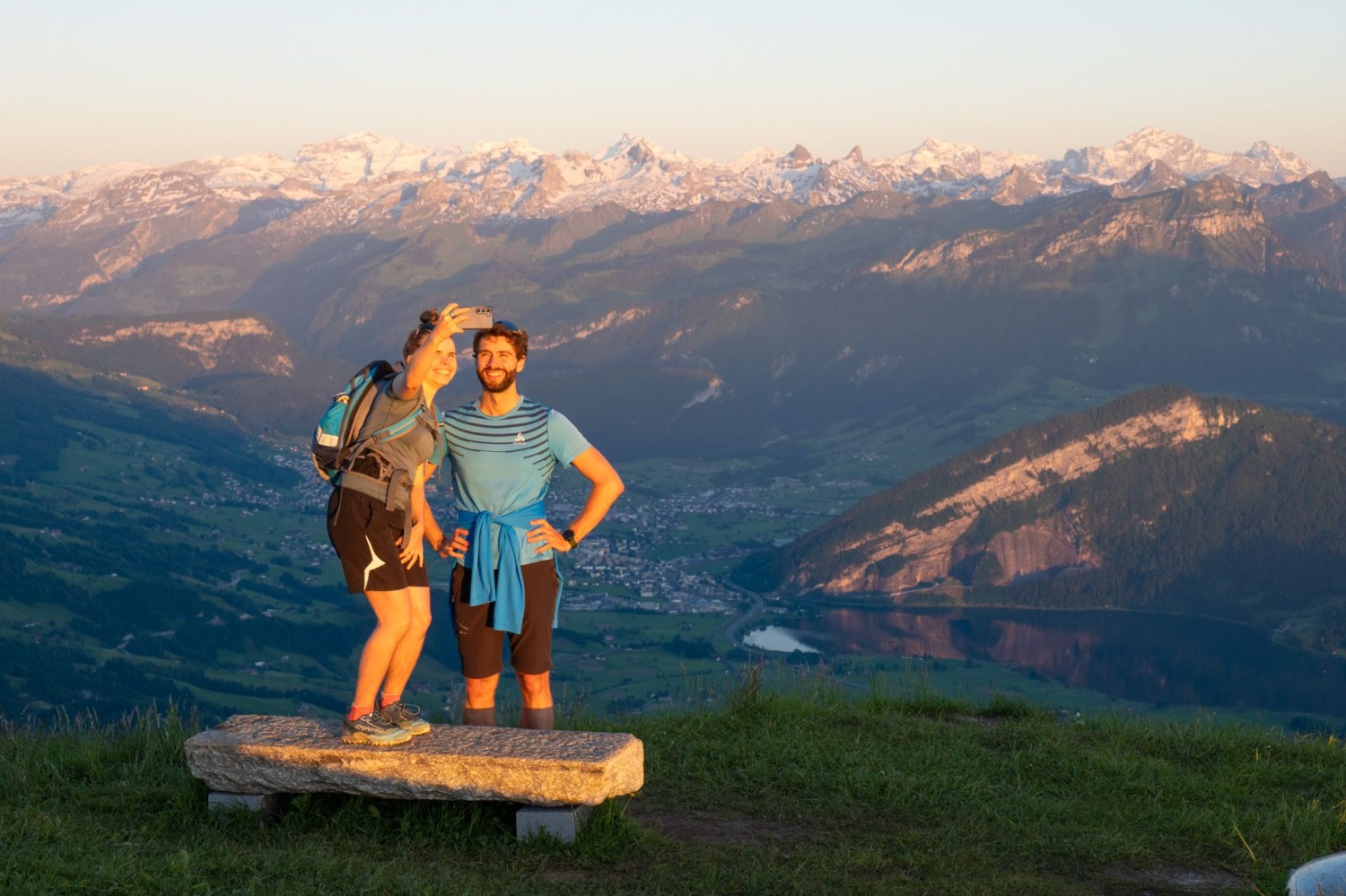 Selfie au Wildspitz. Le Lauerzersee en contrebas et les montagnes schwytzoises et uranaises au fond.